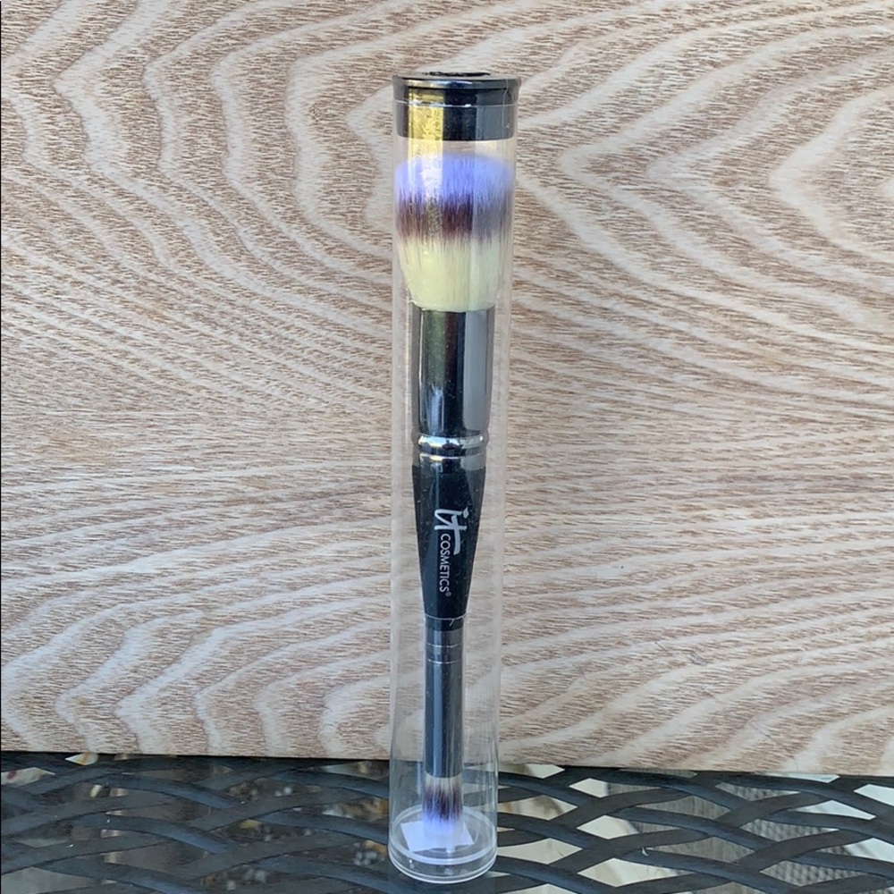 Heavenly Luxe Complexion Perfection Brush